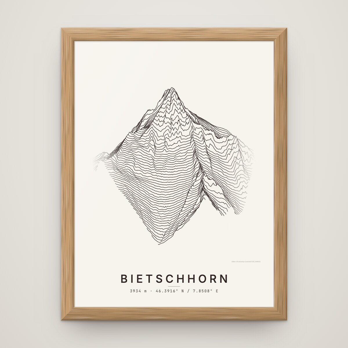 Bietschhorn Poster im Rahmen Eiche an der Wand