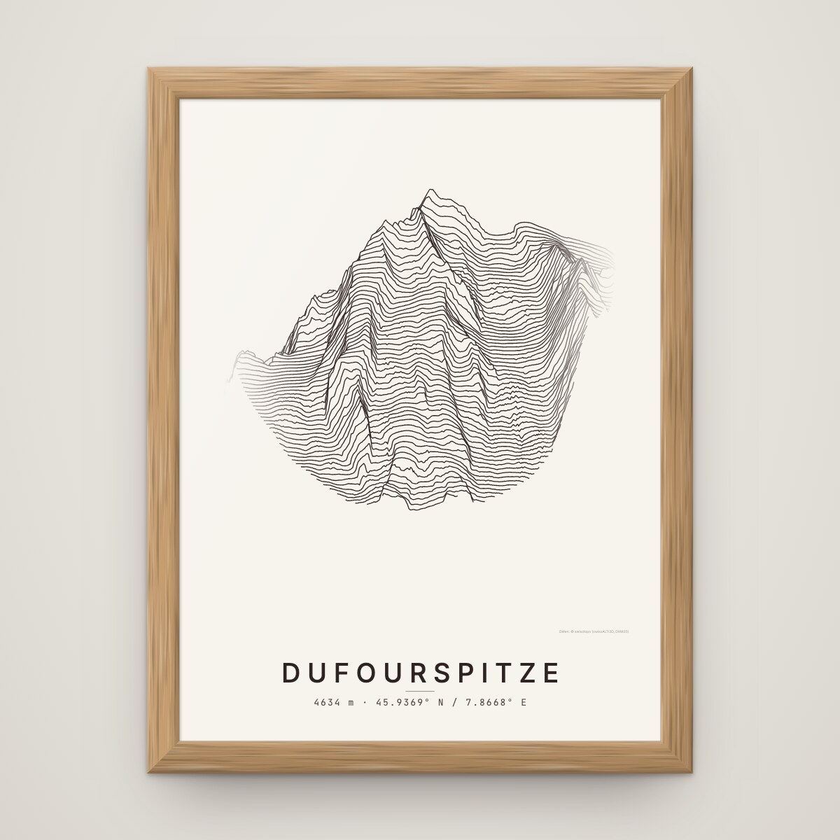 Dufourspitze Poster im Rahmen Eiche an der Wand