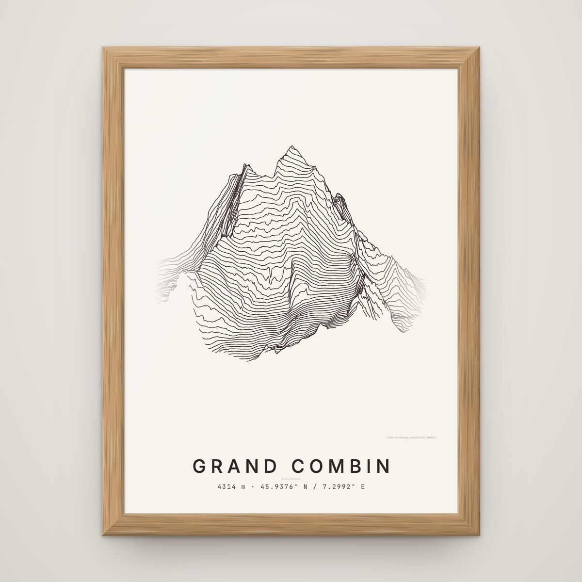 Grand Combin Poster im Rahmen Eiche an der Wand