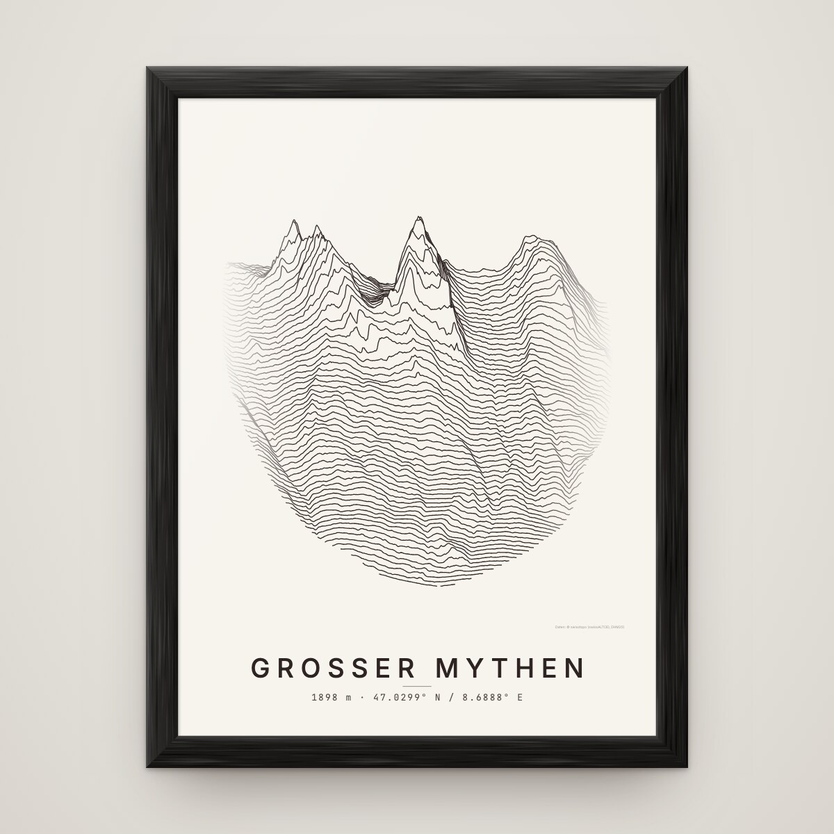 Grosser Mythen Poster im Rahmen Schwarz an der Wand