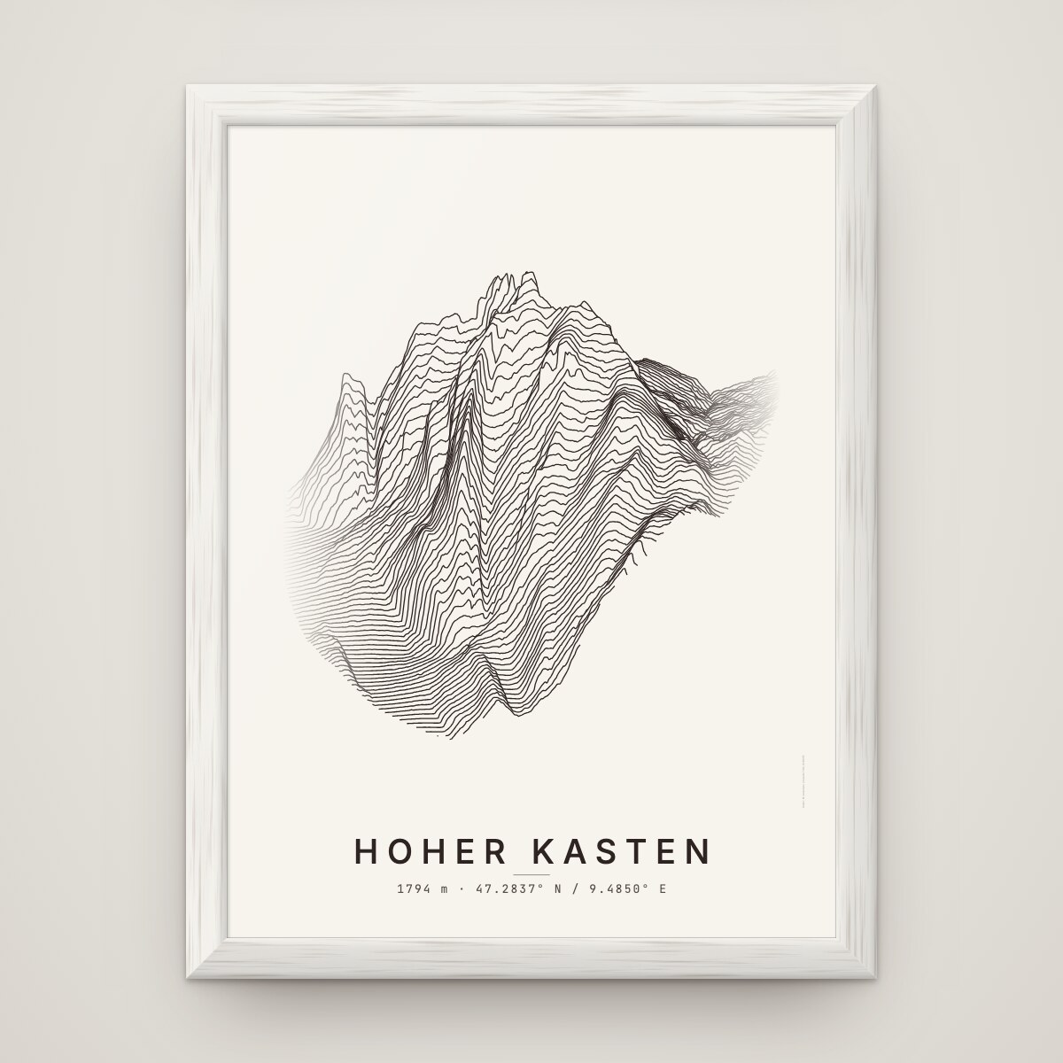 Hoher Kasten Poster im Rahmen Weiss an der Wand