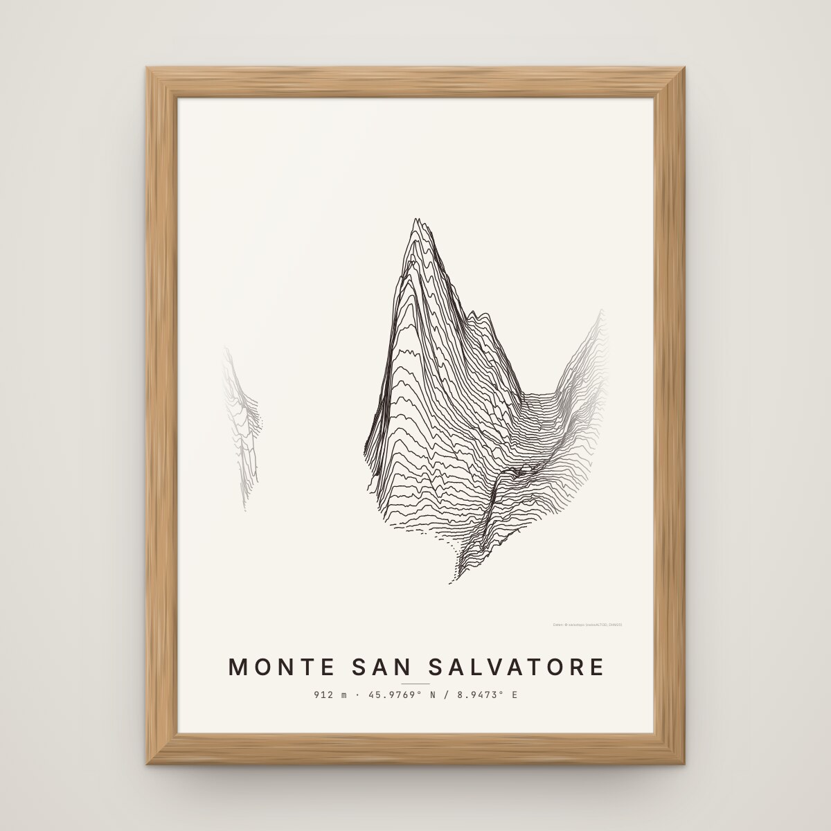 Monte San Salvatore Poster im Rahmen Eiche an der Wand