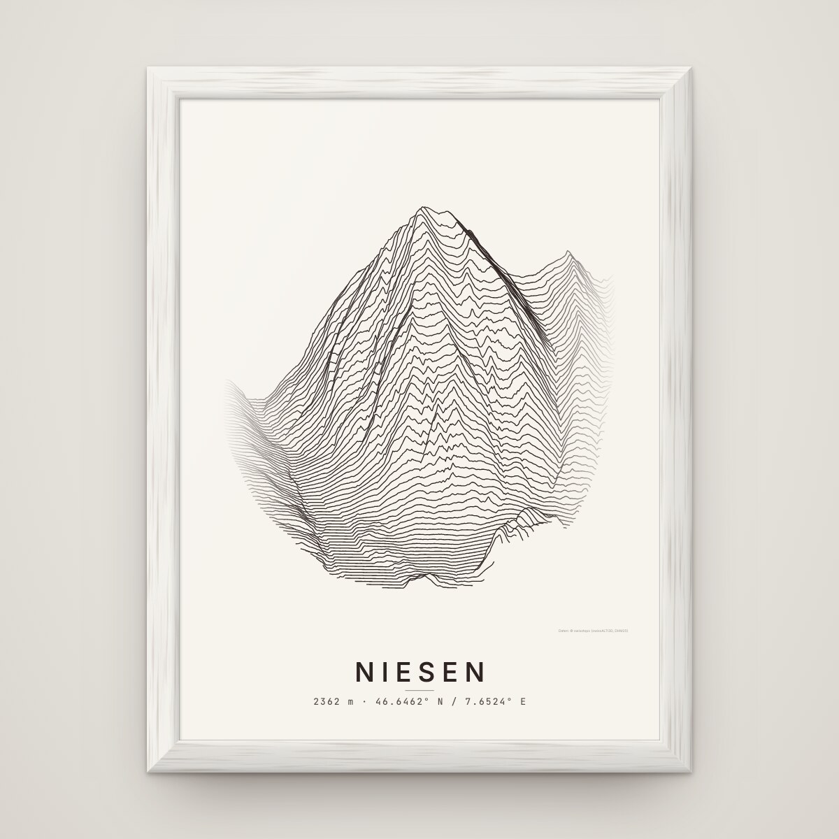 Niesen Poster im Rahmen Weiss an der Wand