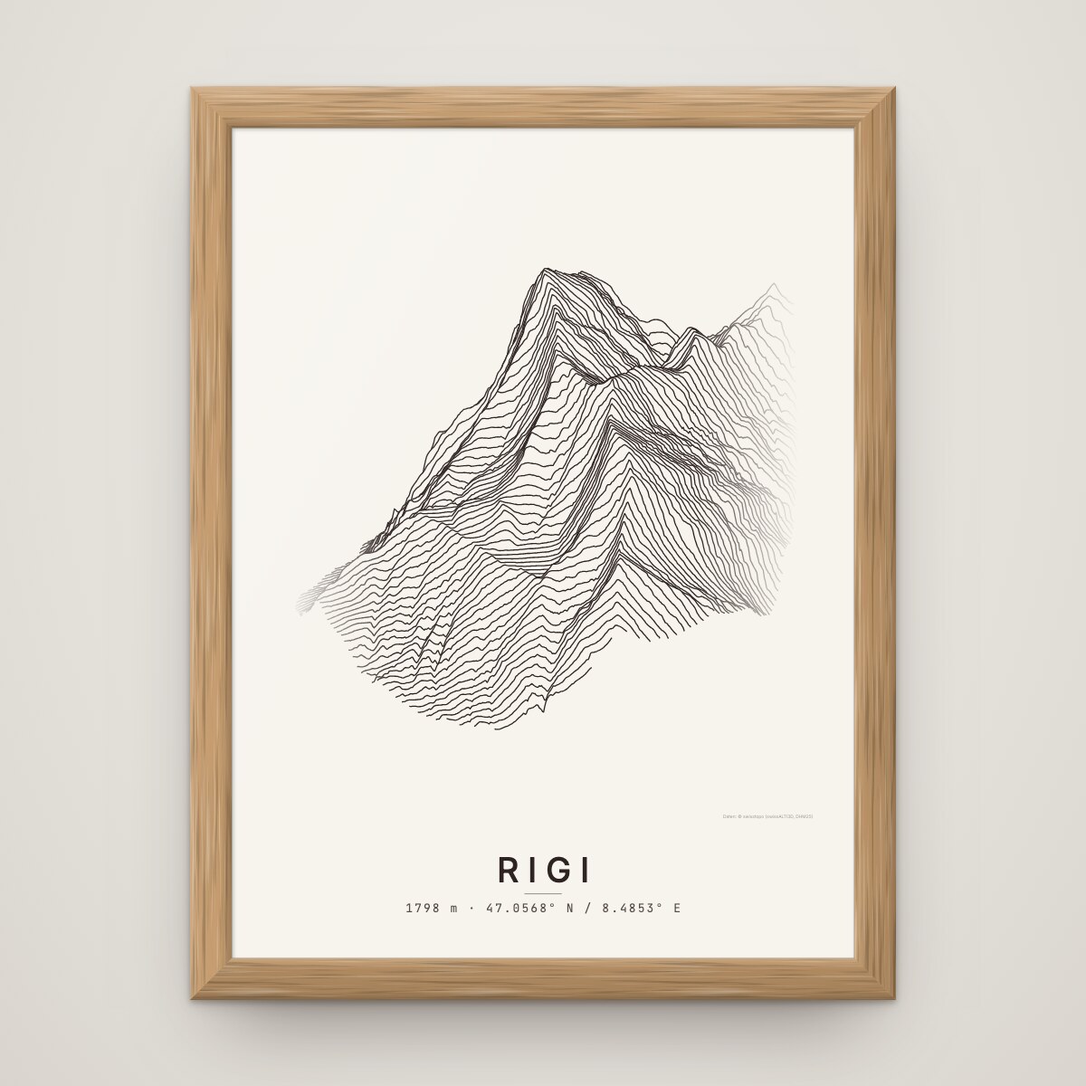 Rigi Poster im Rahmen Eiche an der Wand