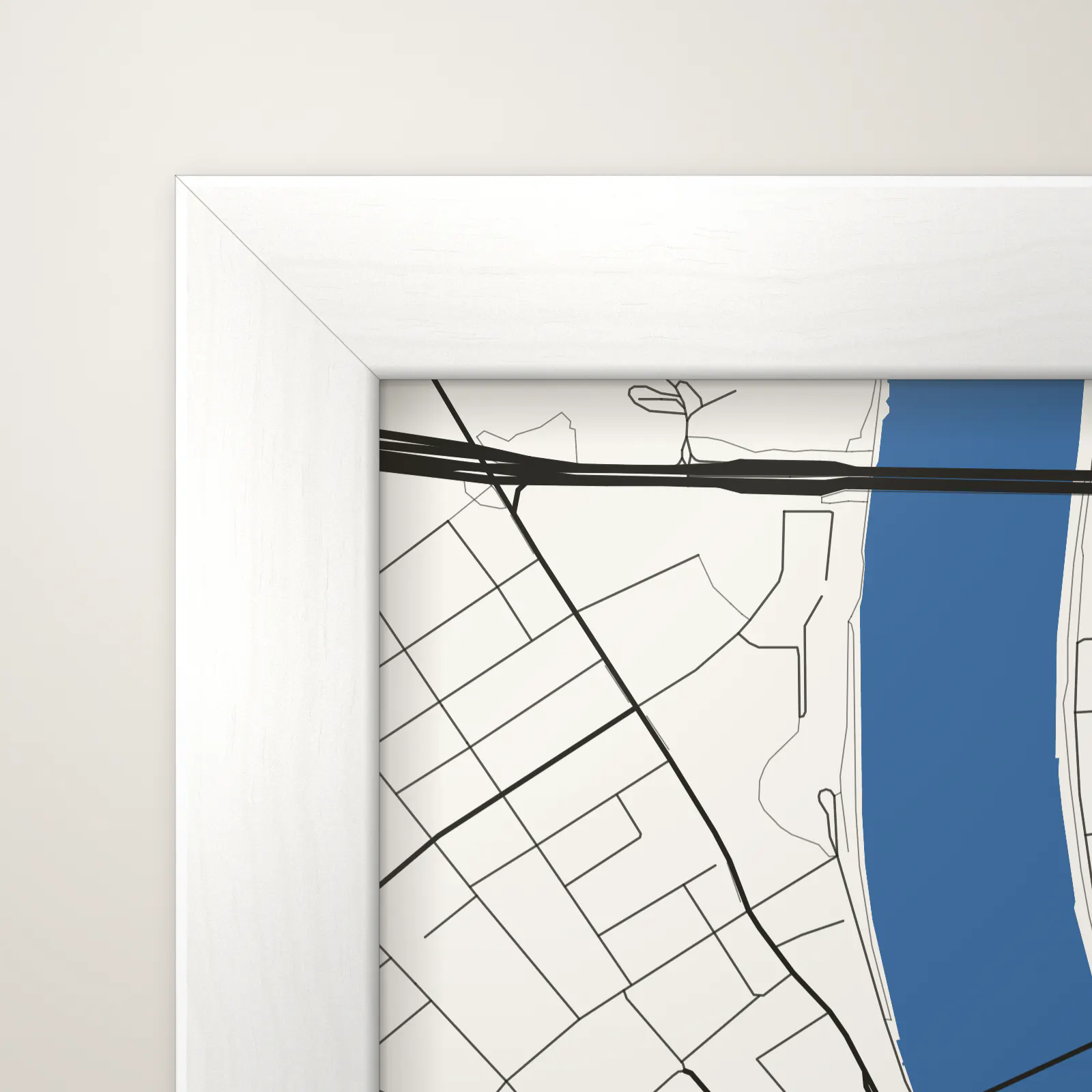 Nahaufnahme: Ecke eines Basel-Posters im Rahmen Weiss (Erlenholz, weiss), mit Acrylglas